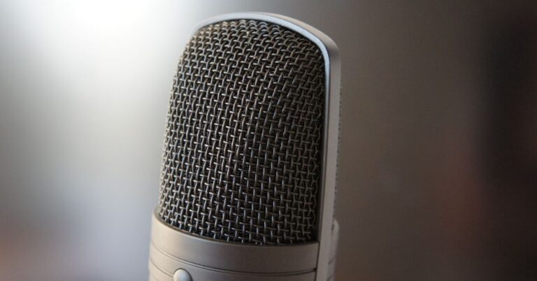 An image of a nice condenser microphone, often used by podcasters